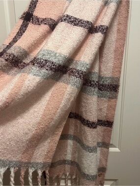 Cozy Plaid Neck Scarf- Pink & Gray